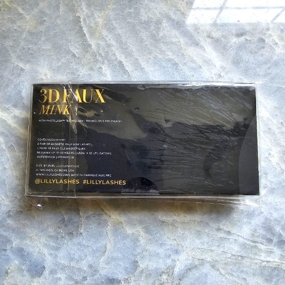 Lilly Lashes NIB Irreplaceable Magnetic Lashes w/ Liner - Picture 4 of 5